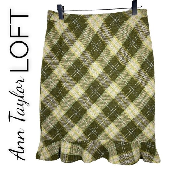 NWT ANN TAYLOR LOFT Green Plaid Wool Blend Ruffle Pencil Skirt, Size 8P - Picture 1 of 5